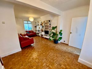 LIVING ROOM - click for photo gallery